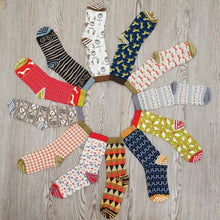 Load image into Gallery viewer, Rock Flower Paper Socks - Labrador