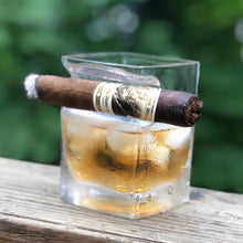 Load image into Gallery viewer, Cigar Glass