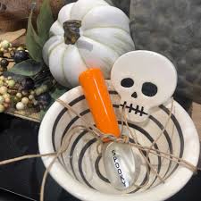 Skull Candy Dish (with Spooky scooper)